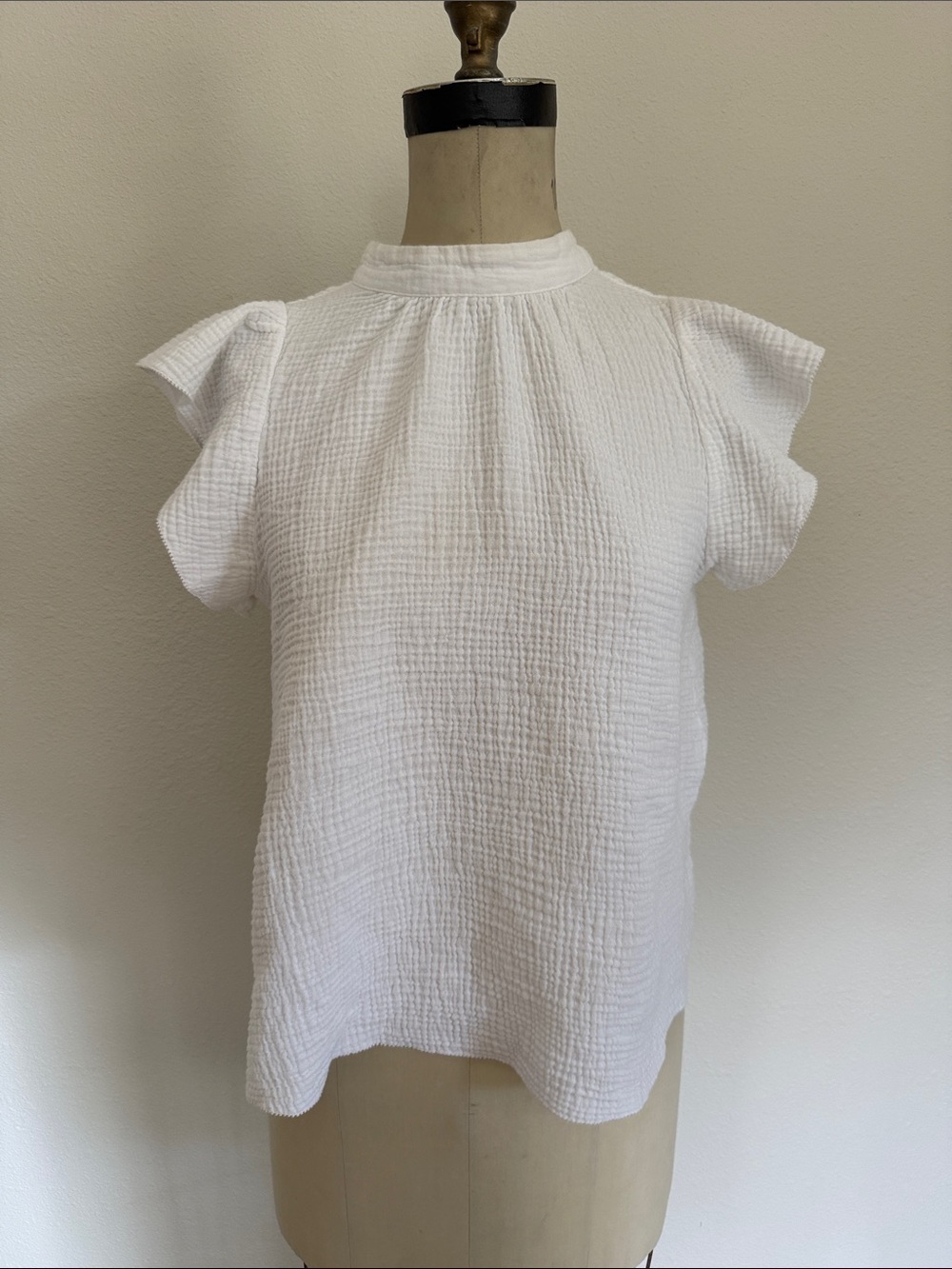 Joe's Jeans White Textured Flutter Sleeve Top